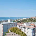 Appartamento Free Parking - 8 Posti Letto E Terrazzo Vista Mare